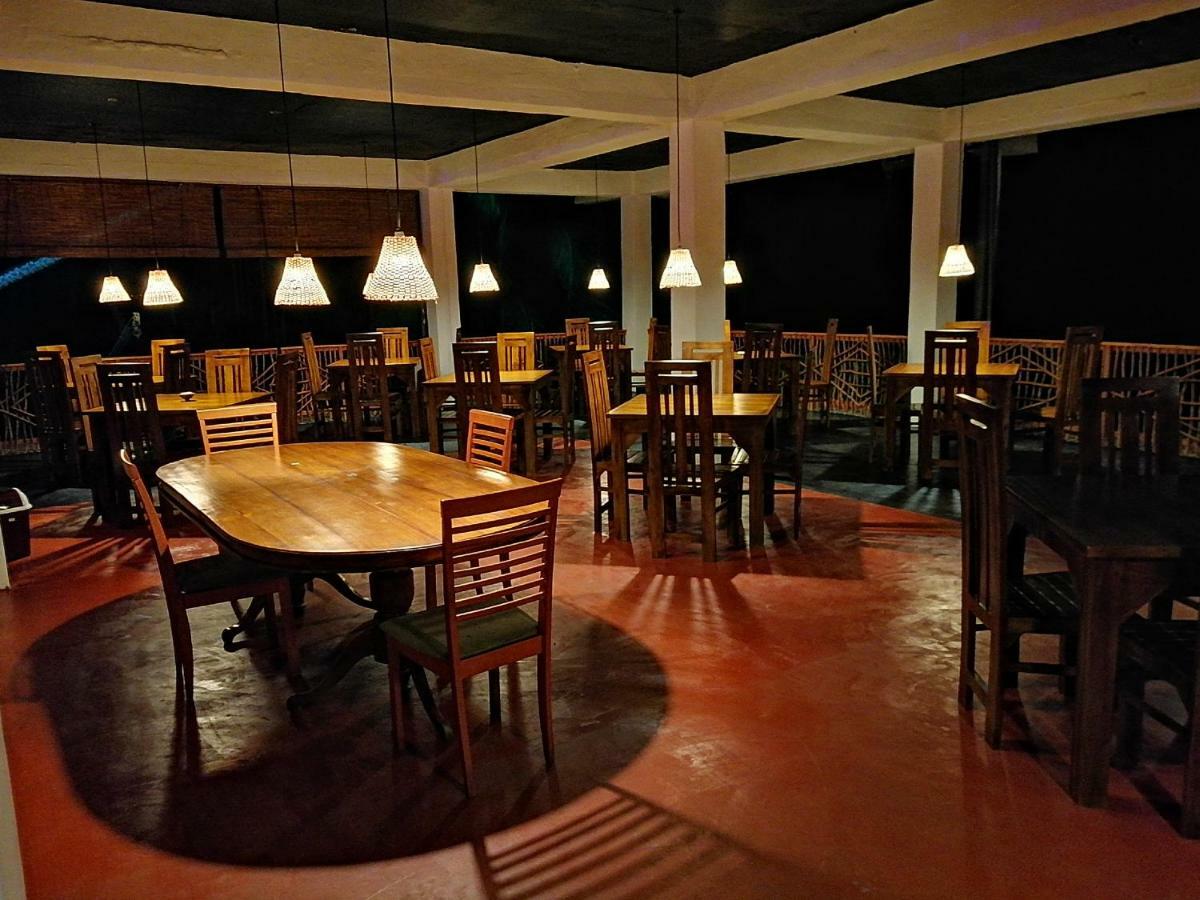 Macnara Travellers Inn Ratnapura Buitenkant foto