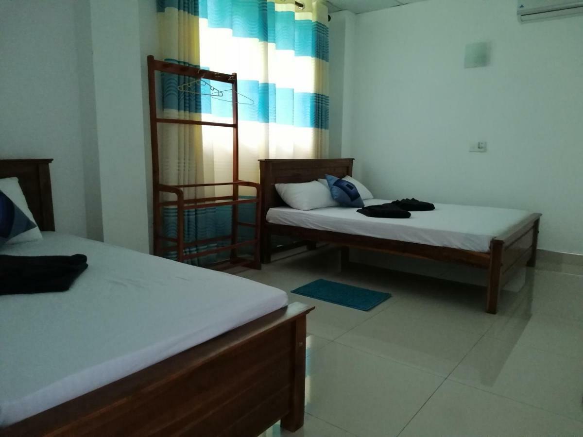 Macnara Travellers Inn Ratnapura Buitenkant foto