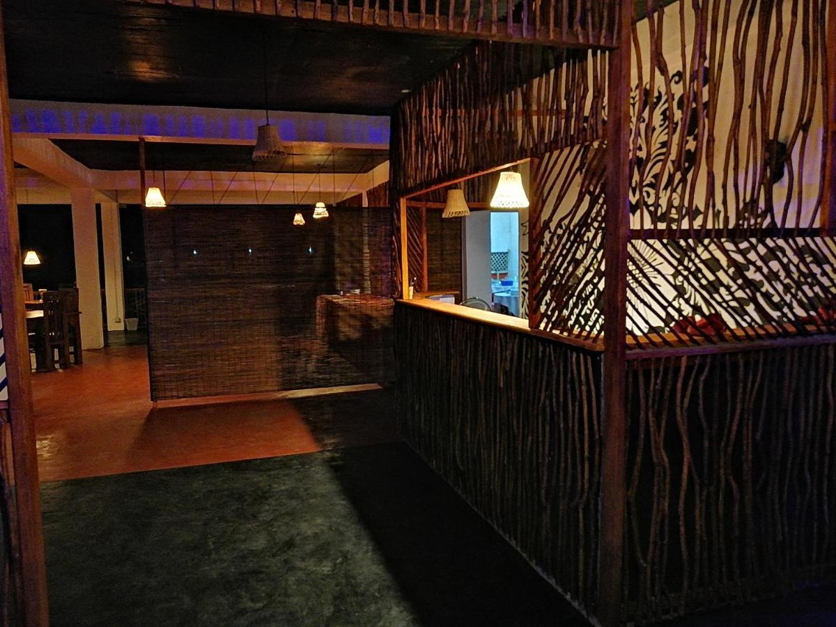 Macnara Travellers Inn Ratnapura Buitenkant foto